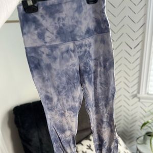 Lululemon - size 6 - align legging diamond dye